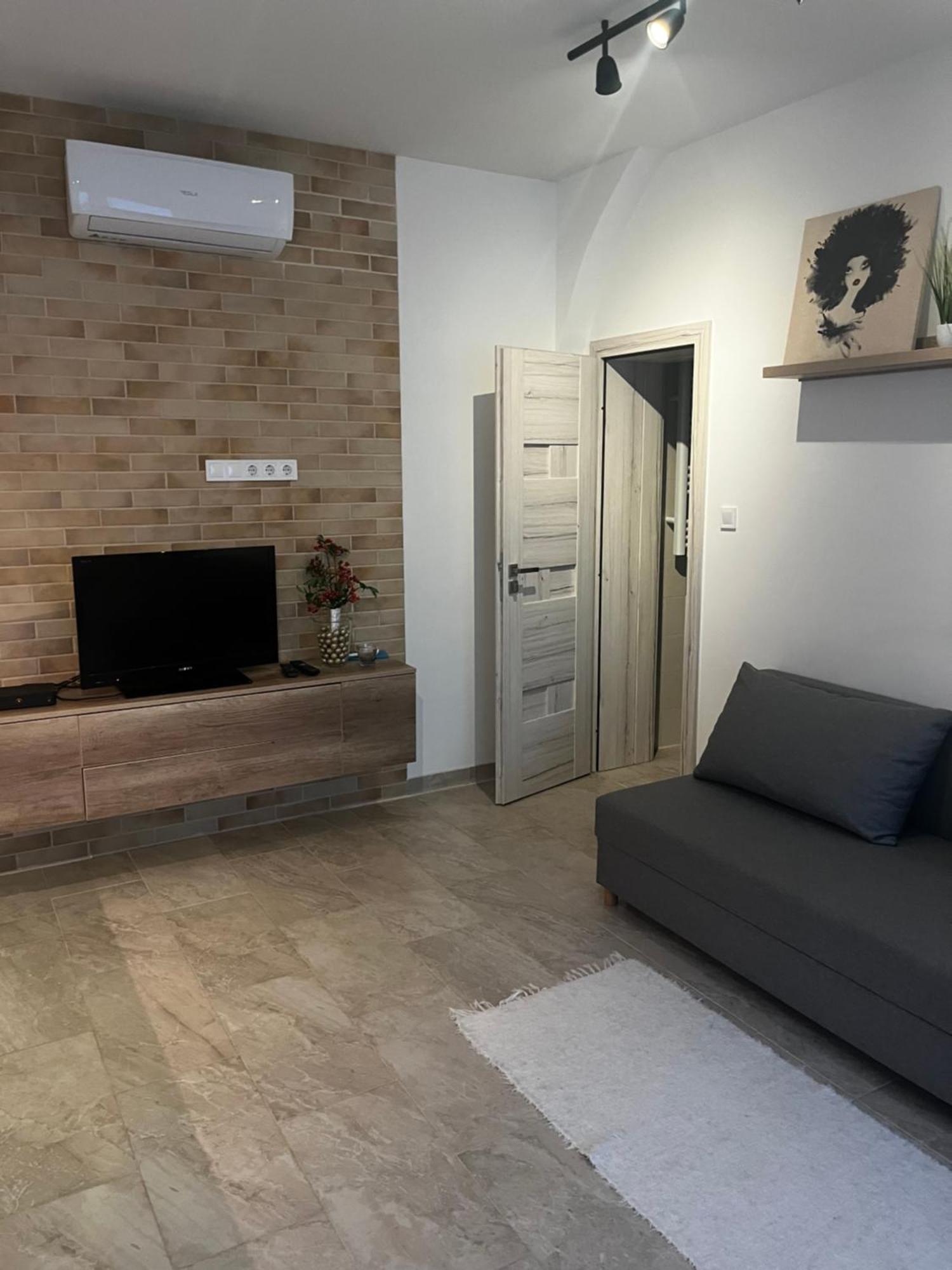 Winestone Corner Apartment Debrecen Exteriör bild